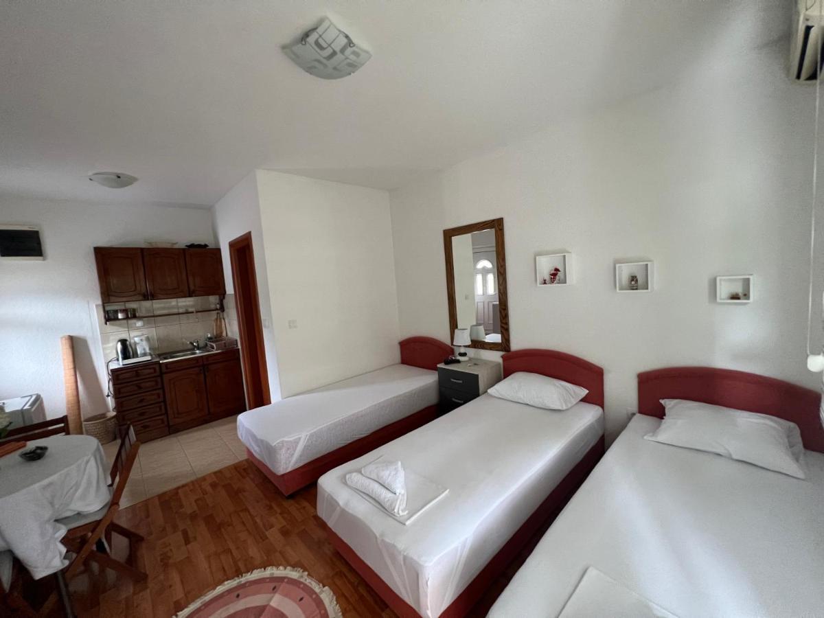 Apartman Tristan Herceg Novi Exteriör bild